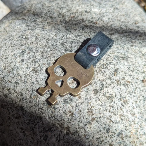 Skeleton Key Tumbled Brass Pendant/Leather Keychain - Image 4